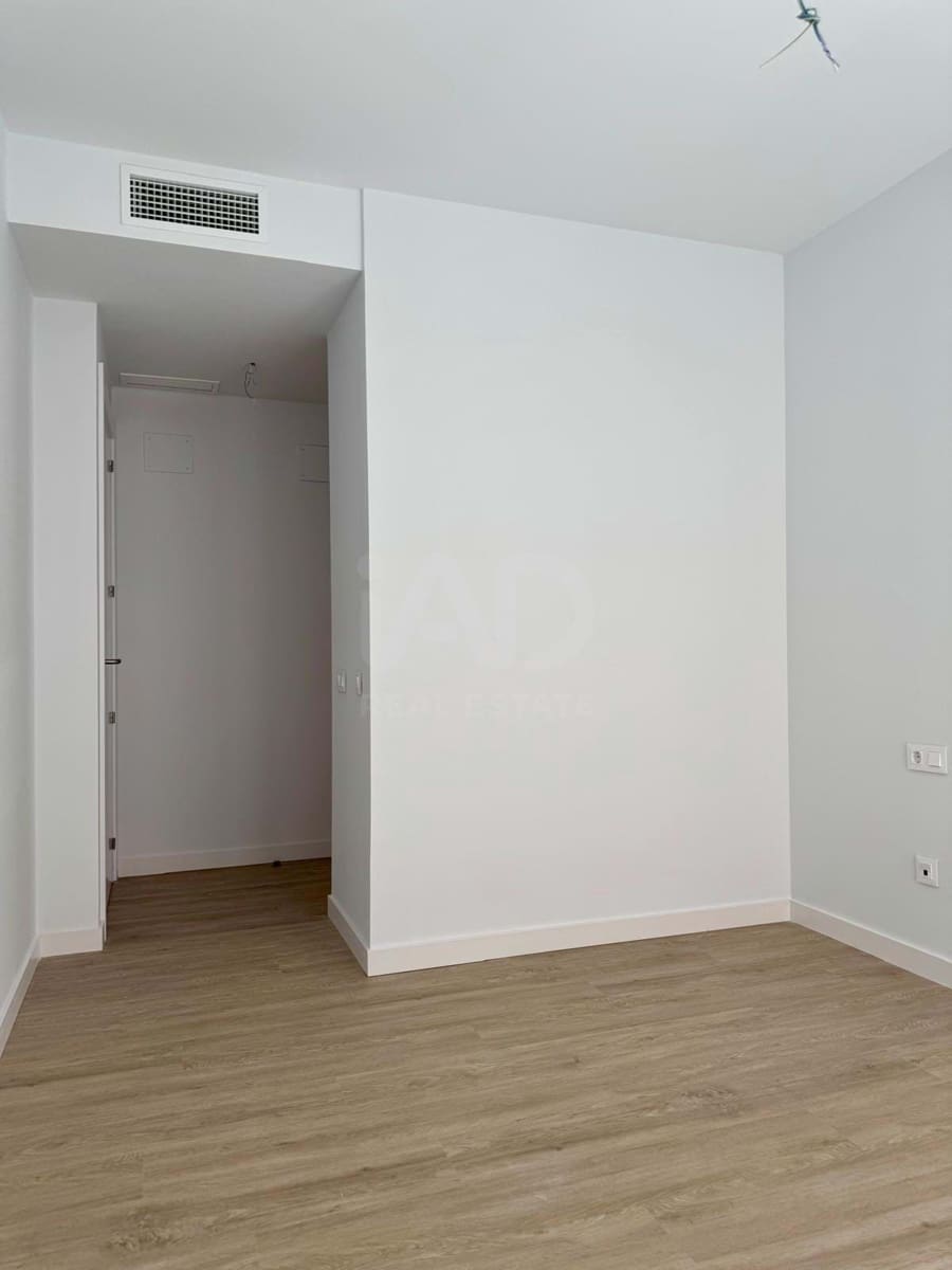 Apartamento de 2 habitaciones en Alicante / Alacant ciudad en venta con piscina garaje - 389.000 € (Ref: 9988967)