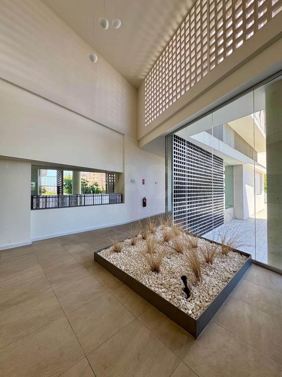Apartamento de 2 habitaciones en Alicante / Alacant ciudad en venta con piscina garaje - 389.000 € (Ref: 9988967)