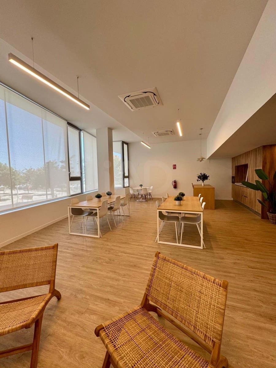 Apartamento de 2 habitaciones en Alicante / Alacant ciudad en venta con piscina garaje - 389.000 € (Ref: 9988967)