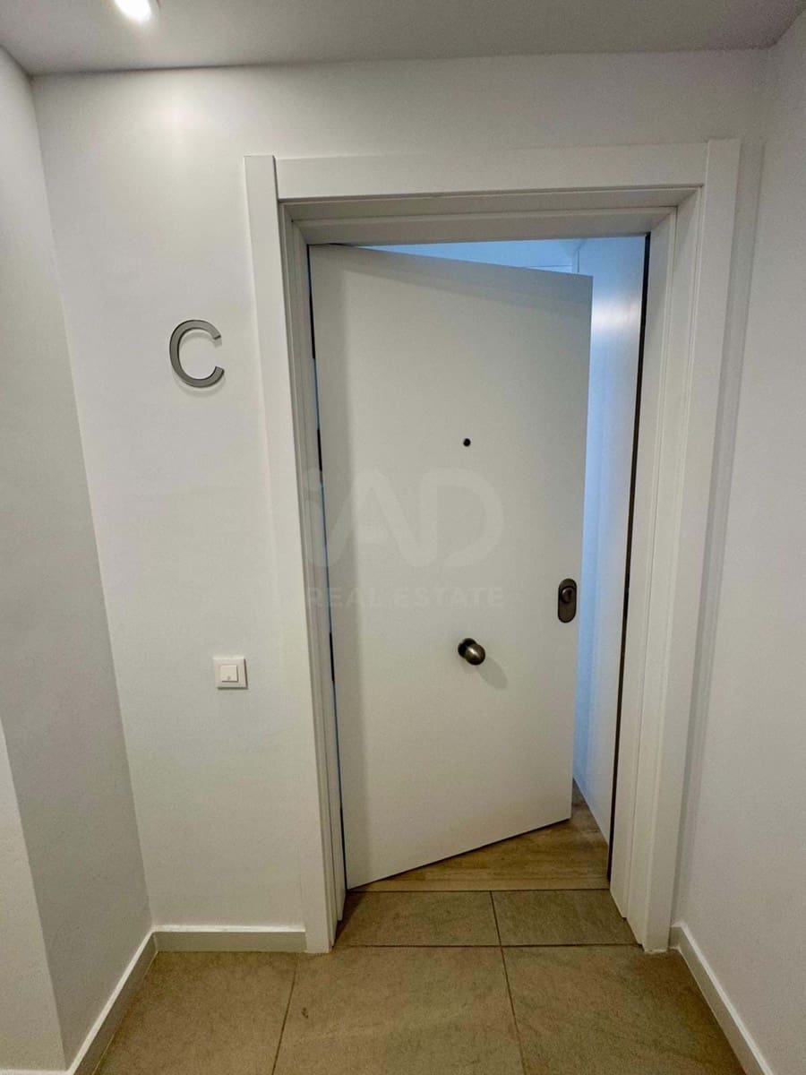 Apartamento de 2 habitaciones en Alicante / Alacant ciudad en venta con piscina garaje - 389.000 € (Ref: 9988967)