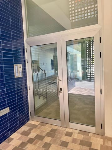 2 soveværelse Lejlighed til salg i Benalúa, Alicante by med swimmingpool garage - € 389.000 (Ref: 9988967)