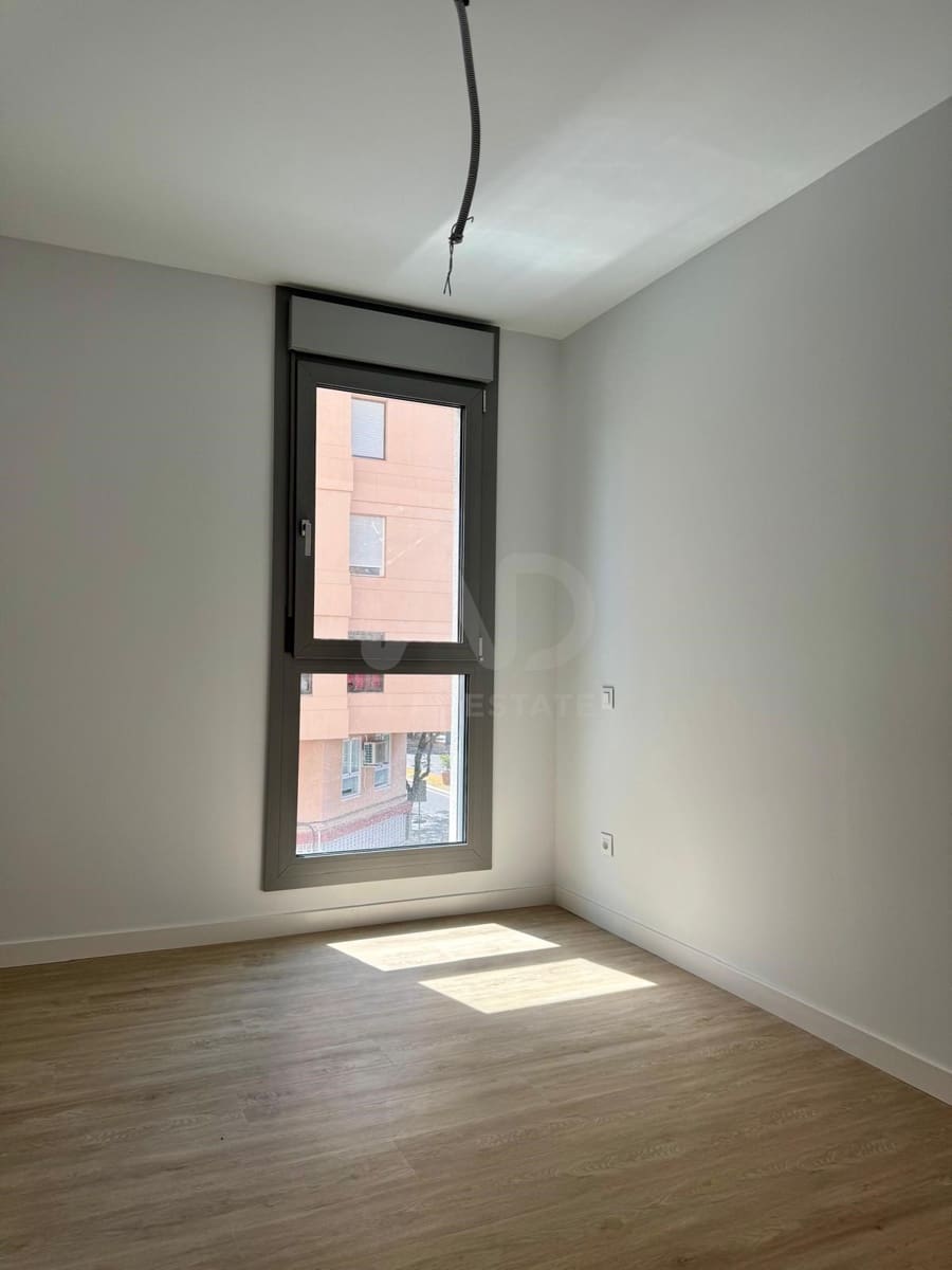 Apartamento de 2 habitaciones en Alicante / Alacant ciudad en venta con piscina garaje - 389.000 € (Ref: 9988967)