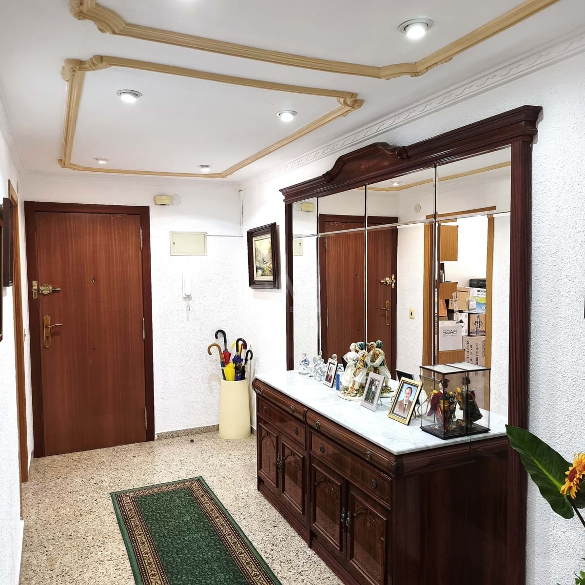 4 sovrum Lägenhet till salu i Valencia stad med garage - 185 000 € (Ref: 9988971)