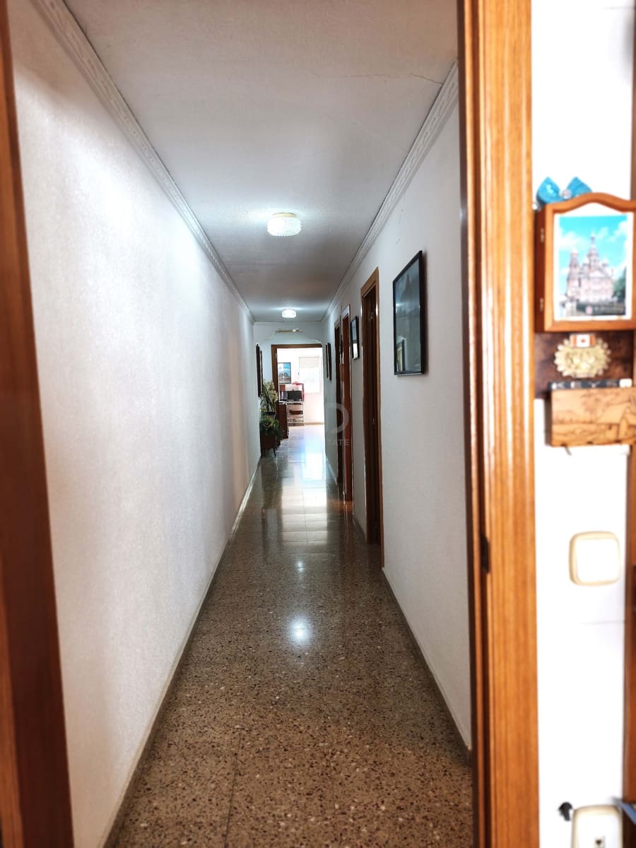 4 sovrum Lägenhet till salu i Valencia stad med garage - 185 000 € (Ref: 9988971)