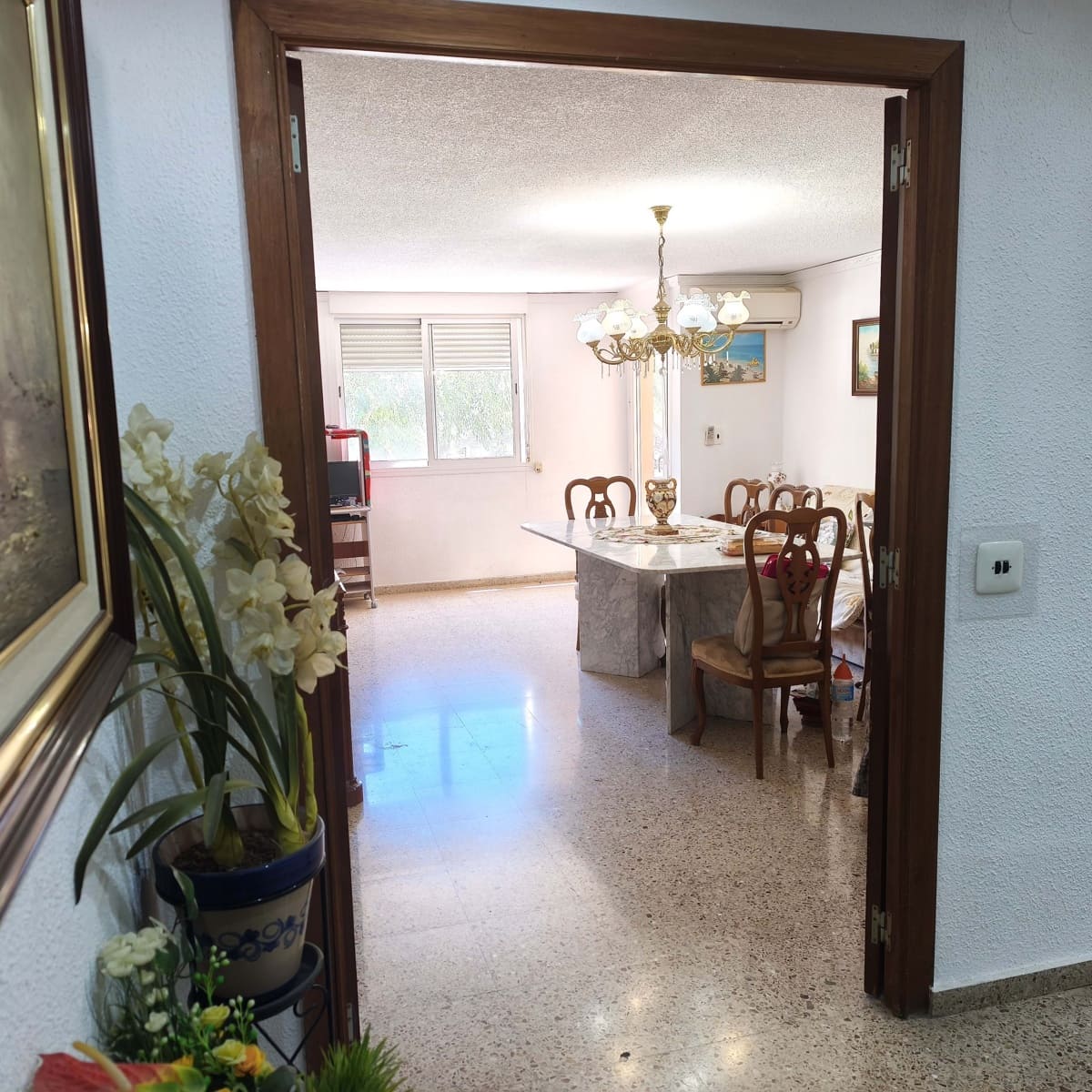 4 sovrum Lägenhet till salu i Valencia stad med garage - 185 000 € (Ref: 9988971)