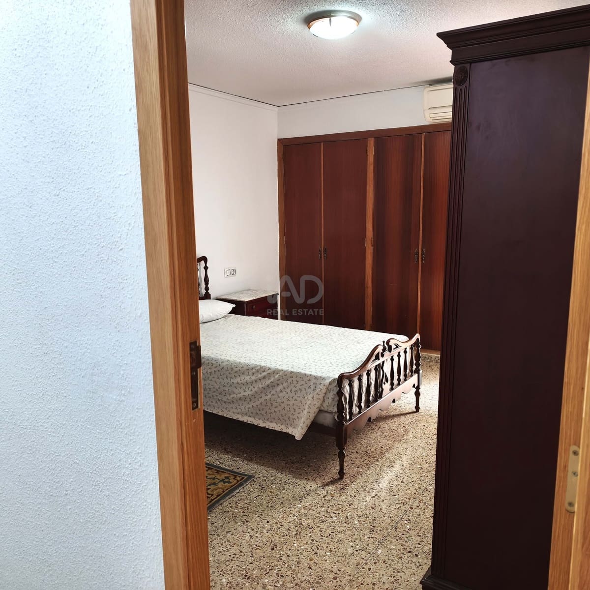 4 sovrum Lägenhet till salu i Valencia stad med garage - 185 000 € (Ref: 9988971)