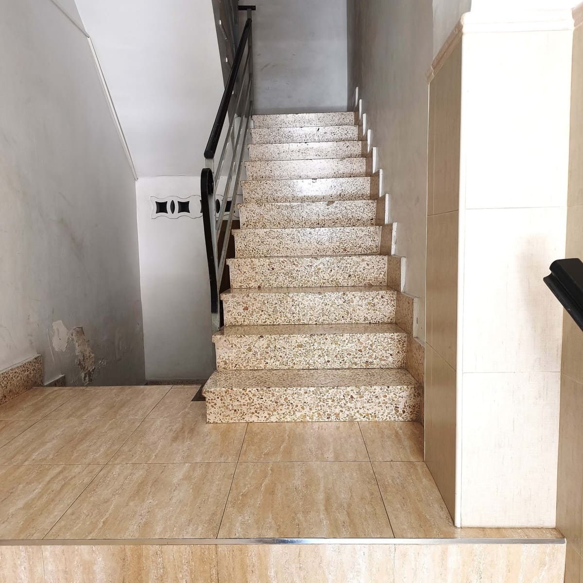 4 sovrum Lägenhet till salu i Valencia stad med garage - 185 000 € (Ref: 9988971)