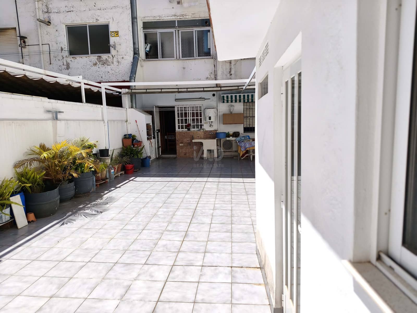 4 sovrum Lägenhet till salu i Valencia stad med garage - 185 000 € (Ref: 9988971)