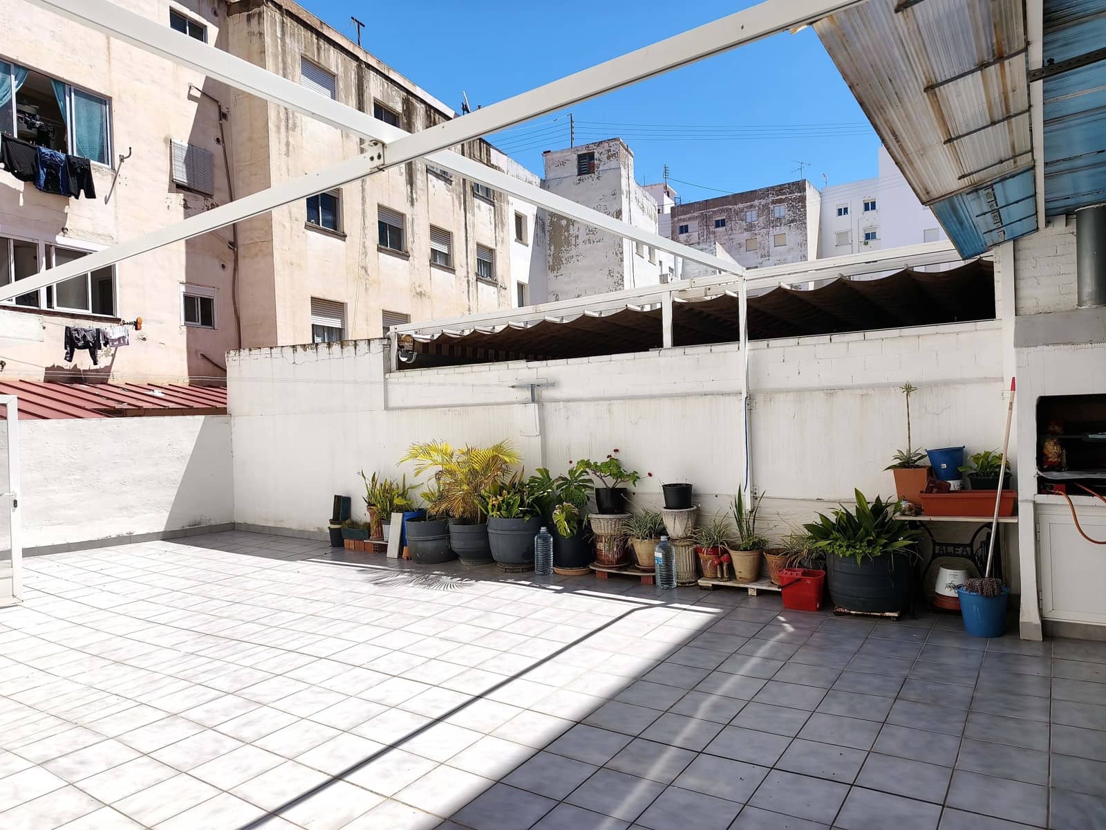 4 sovrum Lägenhet till salu i Valencia stad med garage - 185 000 € (Ref: 9988971)