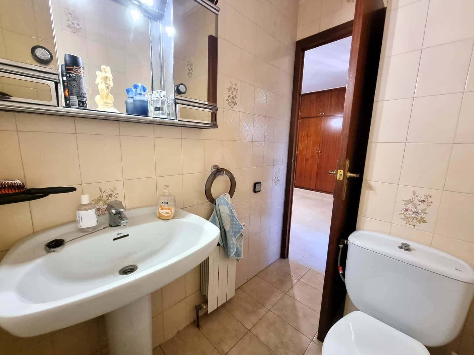 Kommersiell til salgs i Tarragona by - € 1 150 000 (Ref: 9988981)