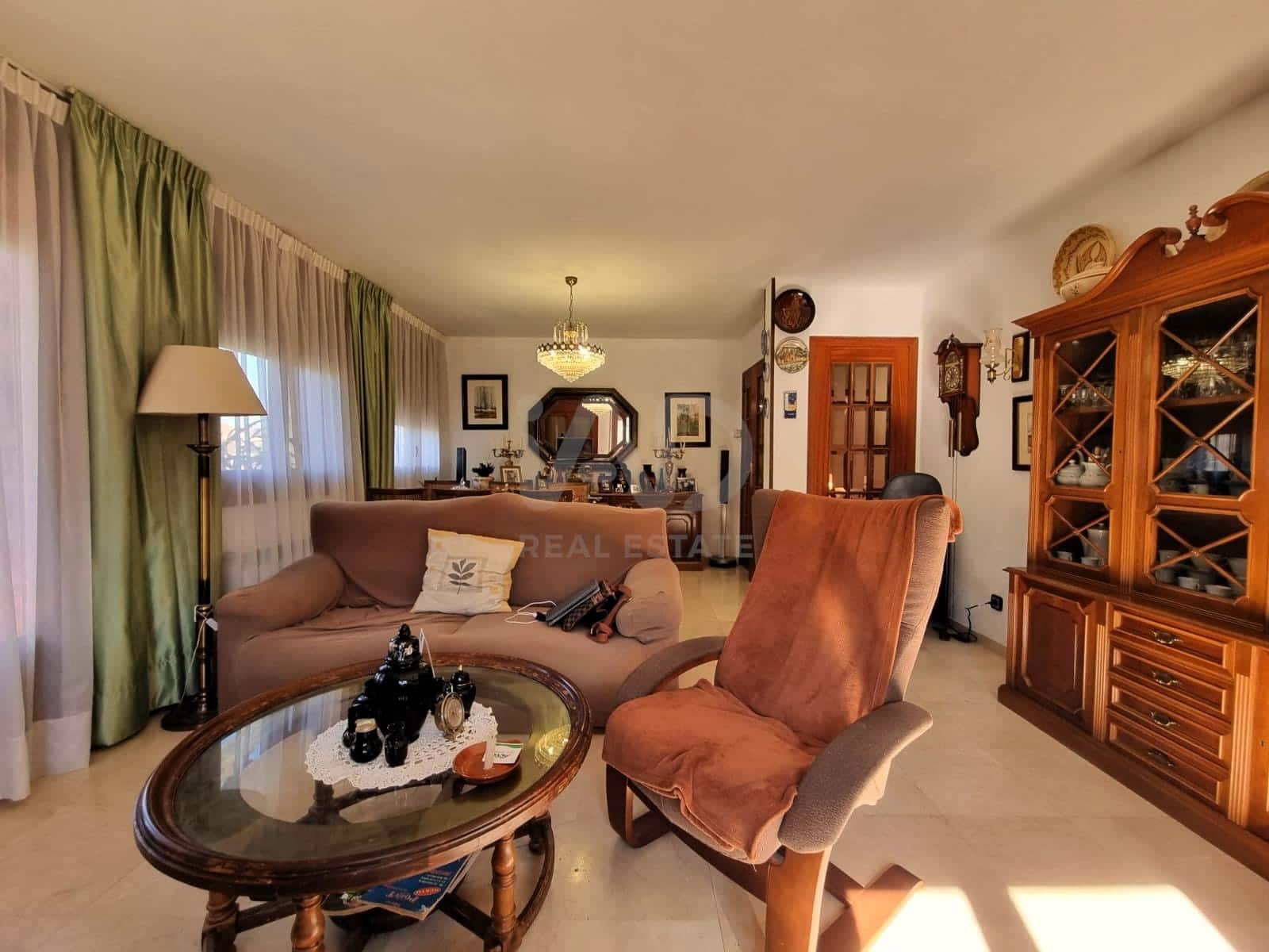 Kommersiell til salgs i Tarragona by - € 1 150 000 (Ref: 9988981)