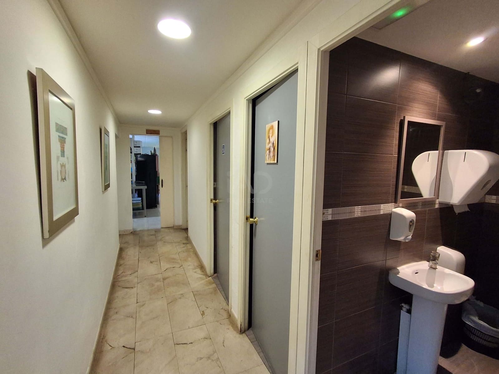 Kommersiell til salgs i Tarragona by - € 1 150 000 (Ref: 9988981)