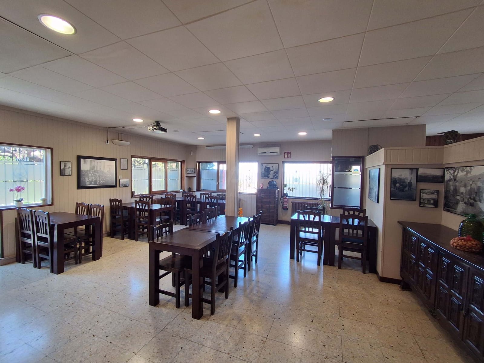 Kommersiell til salgs i Tarragona by - € 1 150 000 (Ref: 9988981)