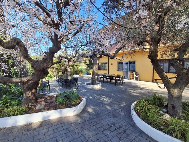 Kommersiell til salgs i Tarragona by - € 1 150 000 (Ref: 9988981)