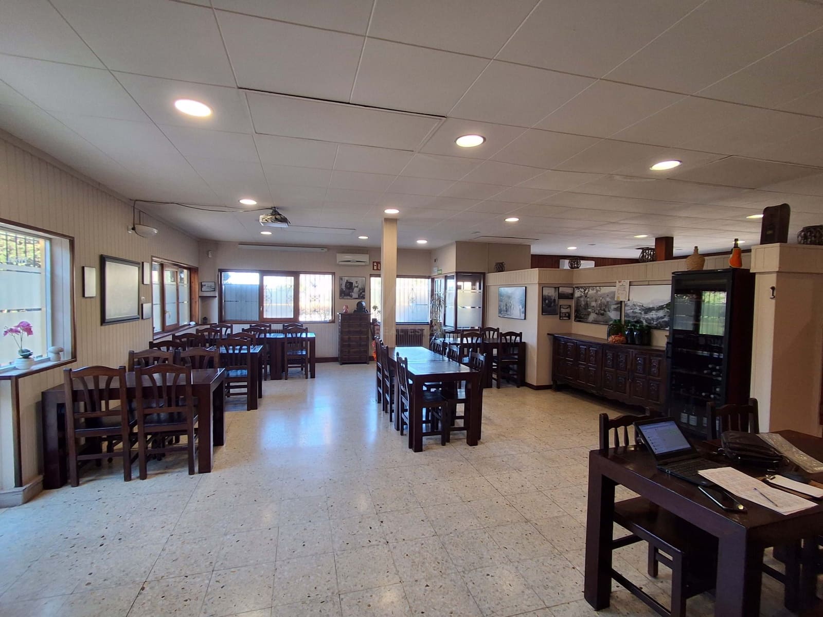 Kommersiell til salgs i Tarragona by - € 1 150 000 (Ref: 9988981)