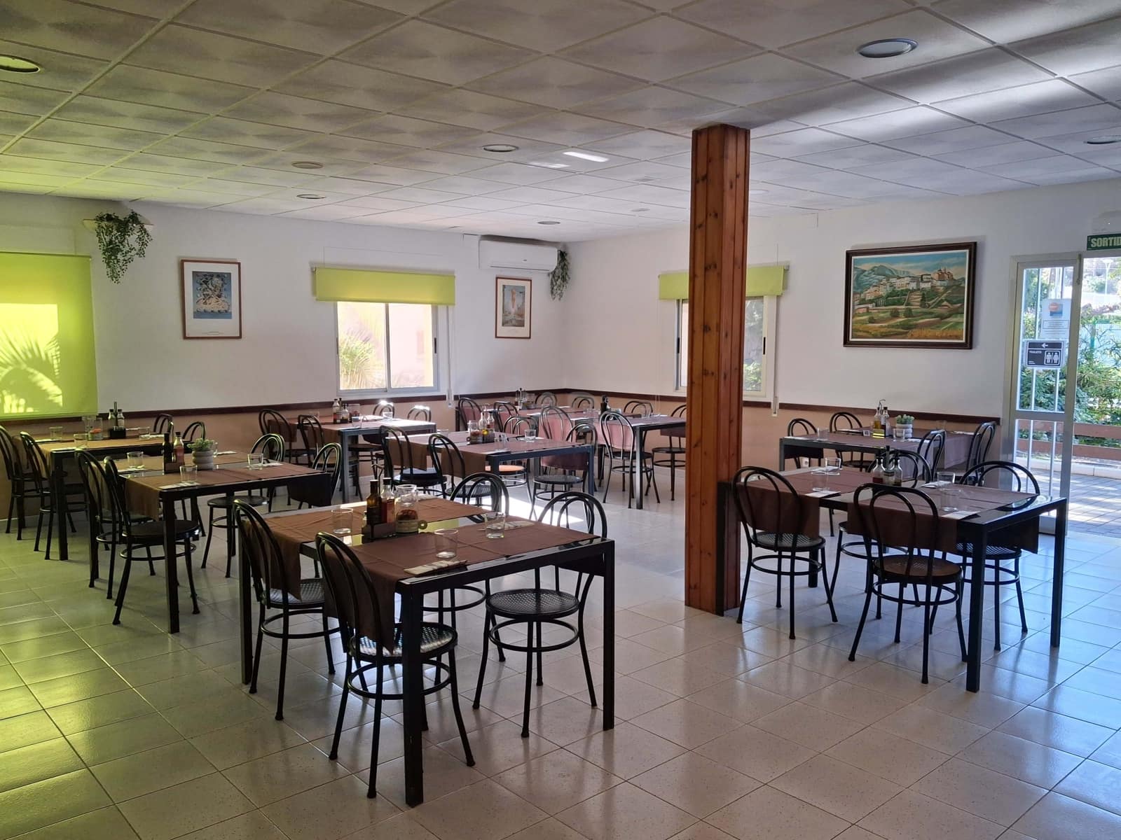 Kommersiell til salgs i Tarragona by - € 1 150 000 (Ref: 9988981)