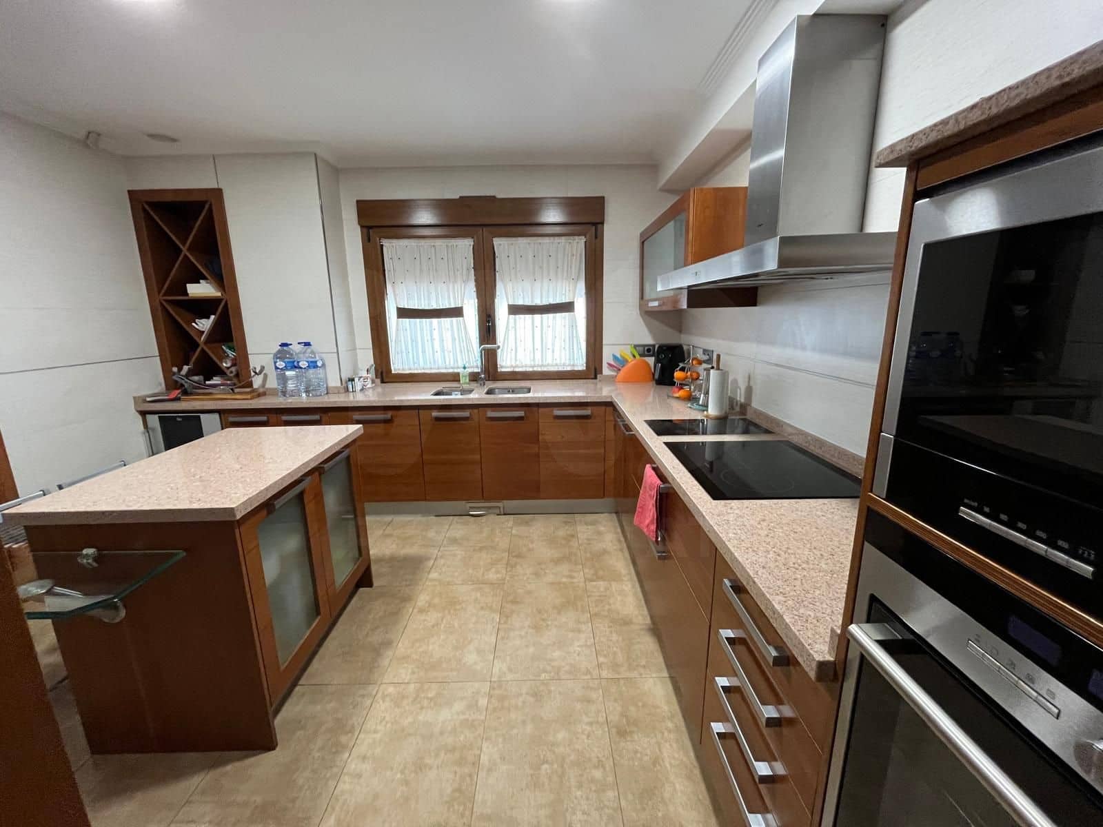 4 bedroom Villa for sale in Salamanca city with pool garage - € 395,000 (Ref: 9988985)