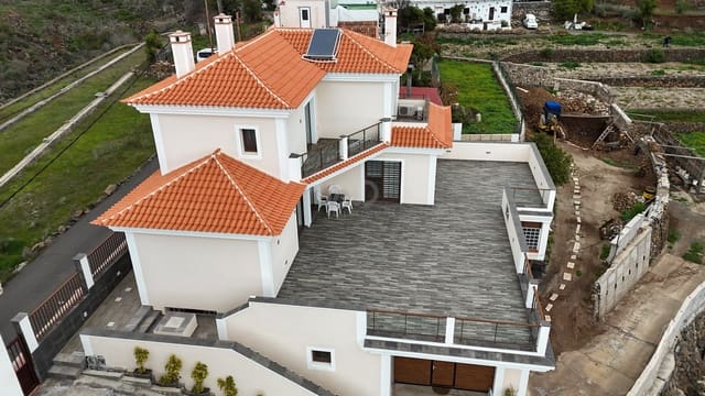 4 slaapkamer Villa te koop in La Escalona, Vilaflor met garage - € 950.000 (Ref: 9988986)
