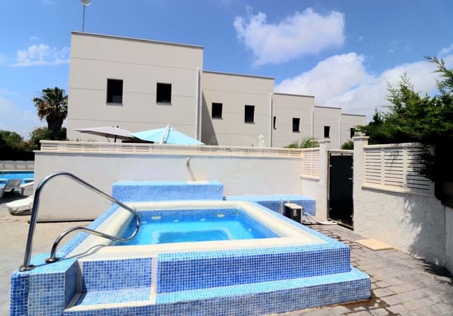 Erhverv til salg i Tarragona by med swimmingpool - € 1.800.000 (Ref: 9988988)