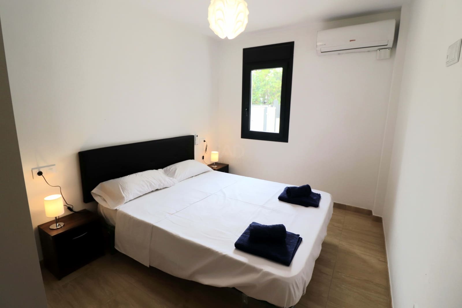 Erhverv til salg i Tarragona by med swimmingpool - € 1.800.000 (Ref: 9988988)