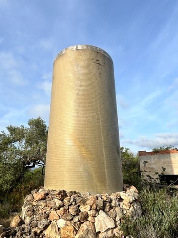 Ubebygd land til salgs i Tarragona by - € 85 000 (Ref: 9988992)