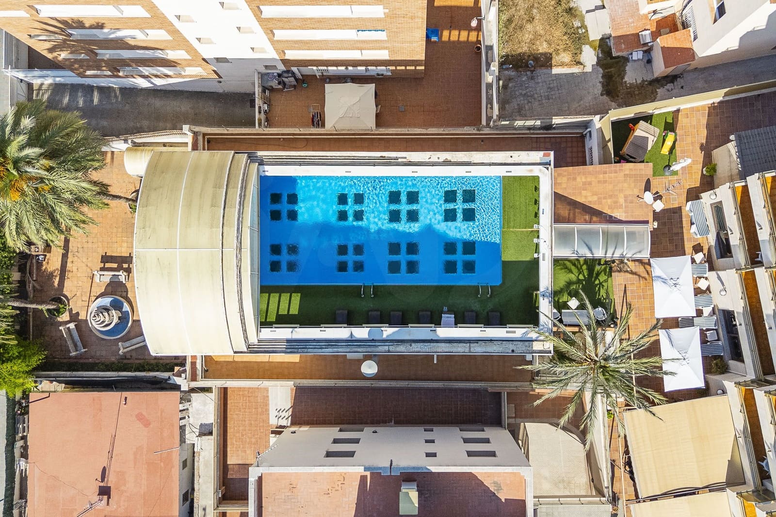Kommersiell till salu i Calafell med pool - 5 990 000 € (Ref: 9988994)