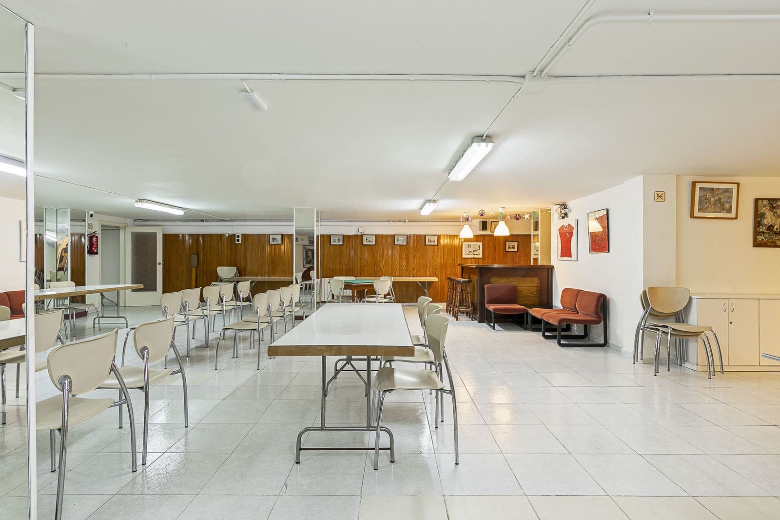 Kommersiell till salu i Calafell med pool - 5 990 000 € (Ref: 9988994)