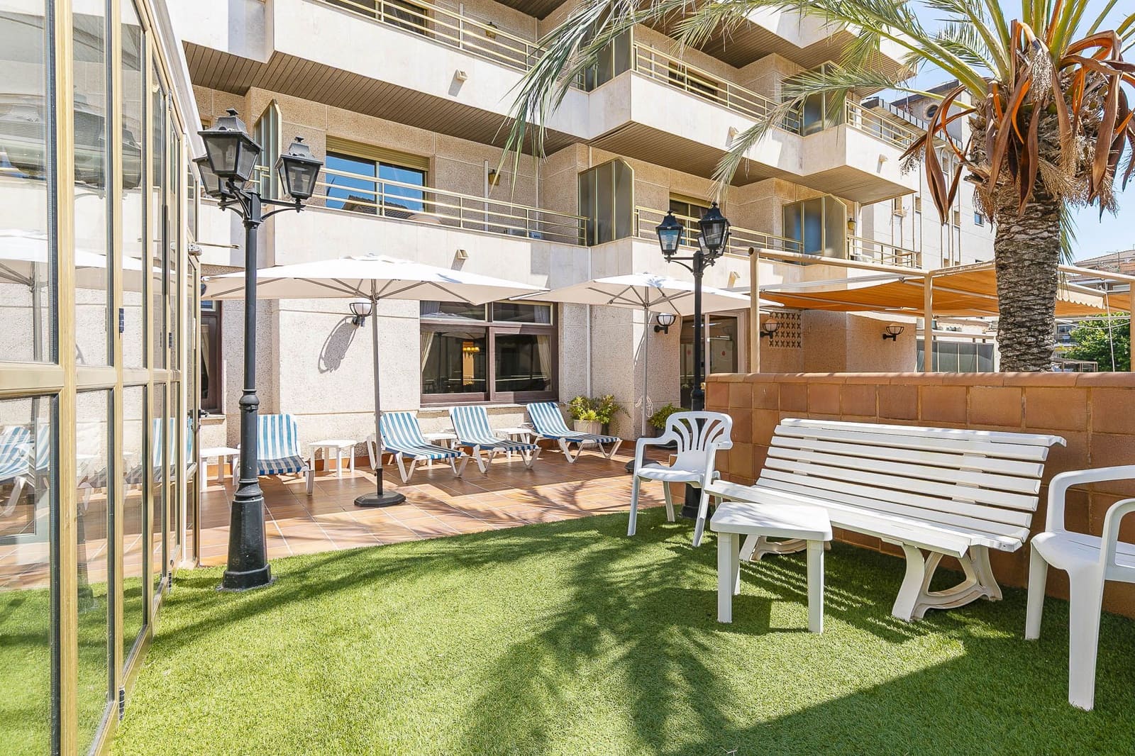 Kommersiell till salu i Calafell med pool - 5 990 000 € (Ref: 9988994)