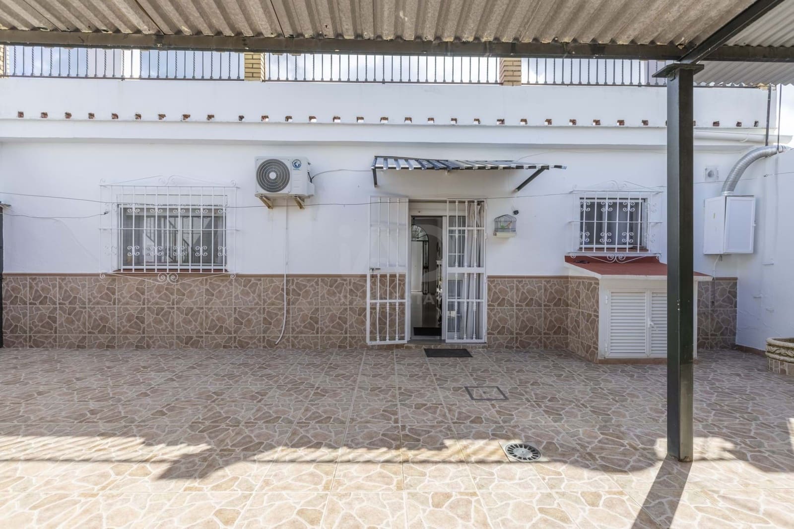 3 slaapkamer Villa te koop in Sevilla stad - € 165.000 (Ref: 9988995)
