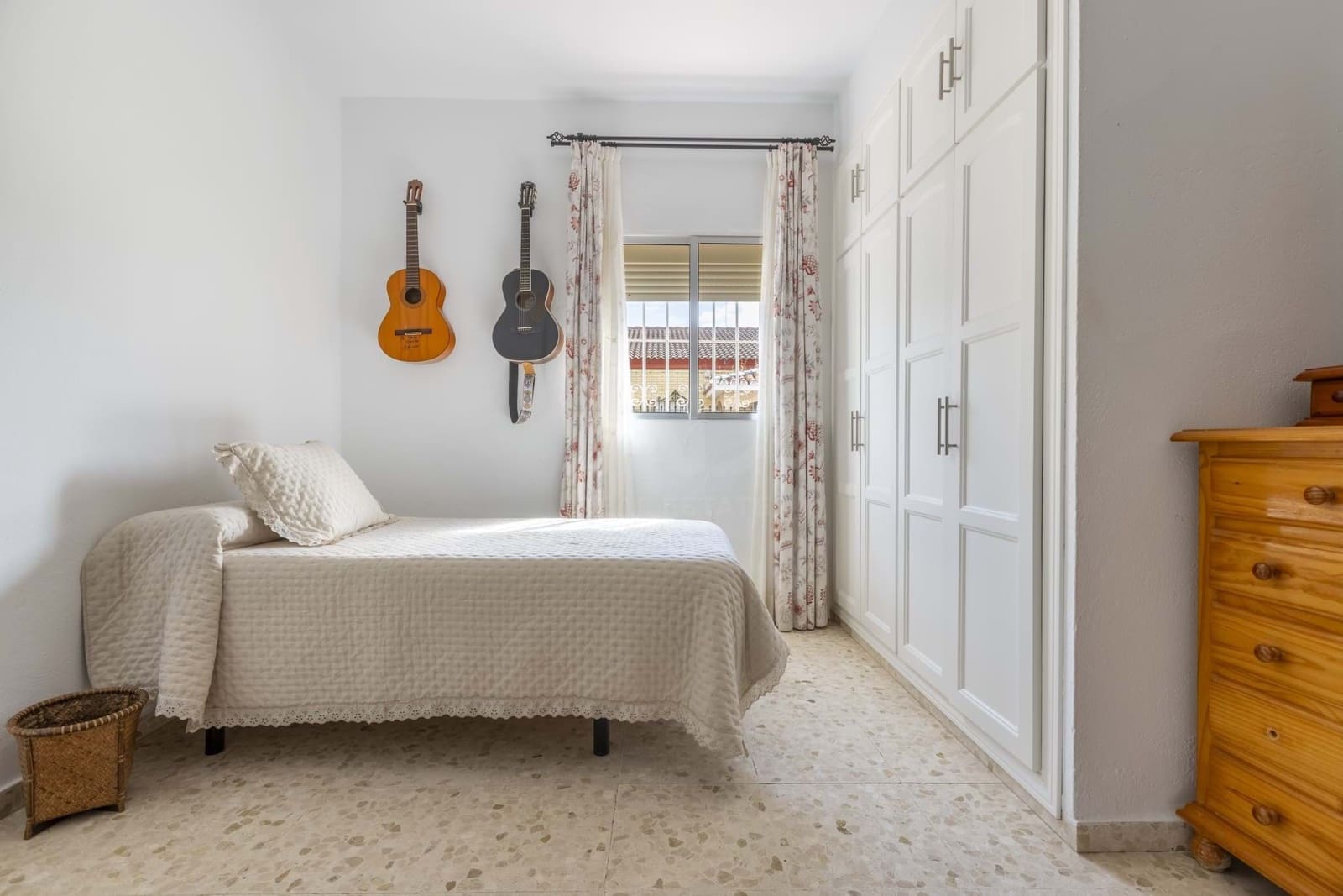 3 slaapkamer Villa te koop in Sevilla stad - € 165.000 (Ref: 9988995)