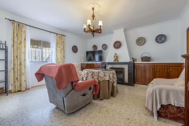 3 slaapkamer Villa te koop in Sevilla stad - € 165.000 (Ref: 9988995)