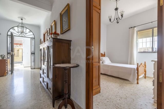 3 slaapkamer Villa te koop in Sevilla stad - € 165.000 (Ref: 9988995)