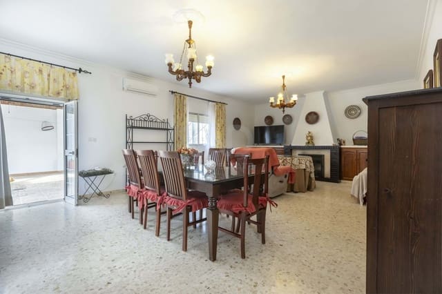 3 slaapkamer Villa te koop in Sevilla stad - € 165.000 (Ref: 9988995)