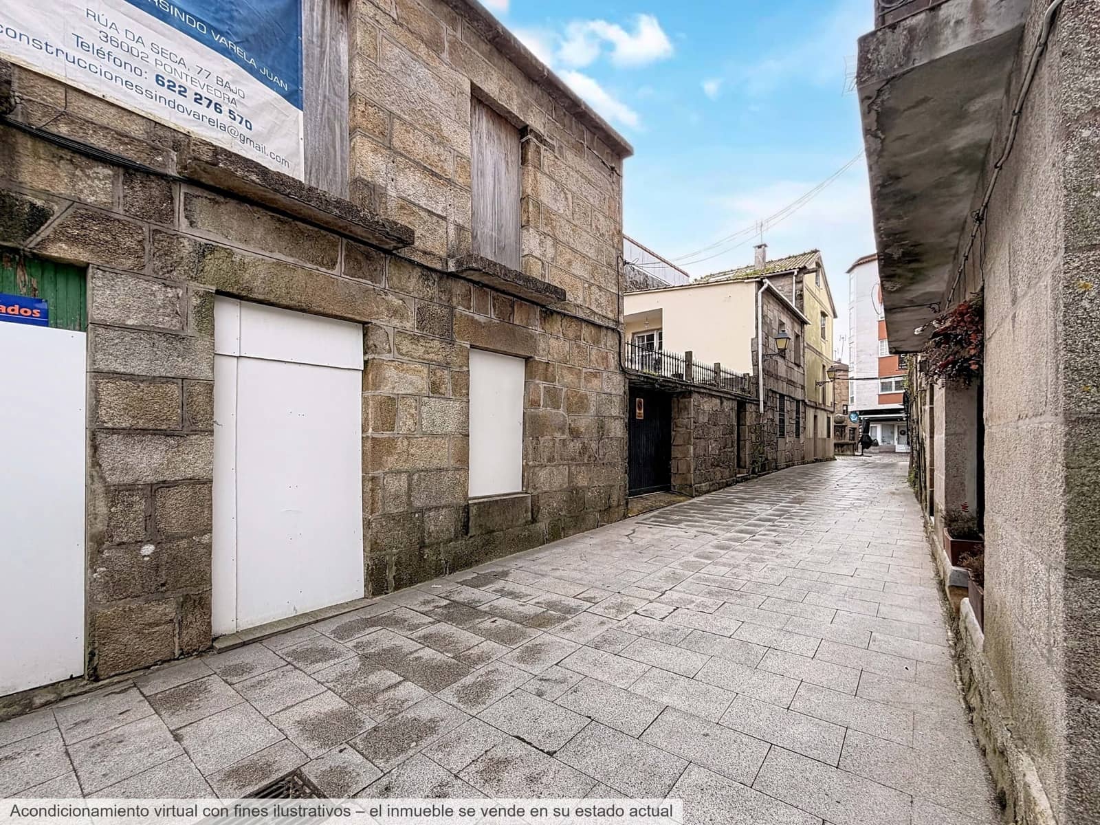 6 soveværelse Rækkehus til salg i Pontevedra by med swimmingpool garage - € 190.000 (Ref: 9989004)