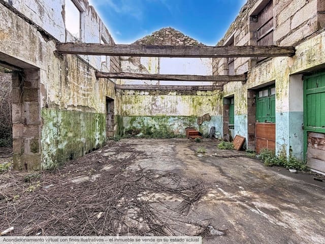 6 soveværelse Rækkehus til salg i Pontevedra by med swimmingpool garage - € 190.000 (Ref: 9989004)