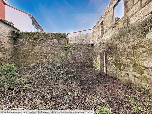 6 soveværelse Rækkehus til salg i Pontevedra by med swimmingpool garage - € 190.000 (Ref: 9989004)