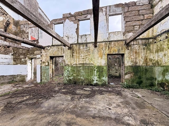 6 soveværelse Rækkehus til salg i Pontevedra by med swimmingpool garage - € 190.000 (Ref: 9989004)