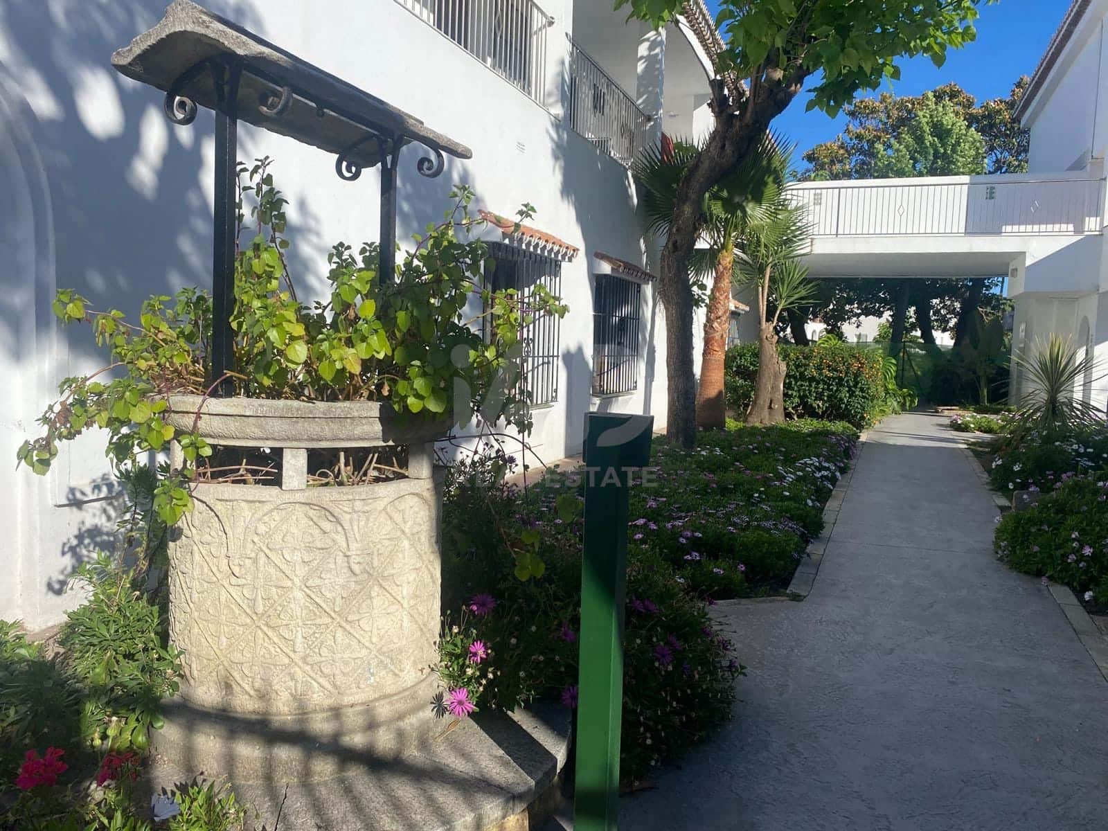 1 makuuhuone Huoneisto myytävänä paikassa Estepona mukana uima-altaan - 209 000 € (Ref: 9989007)