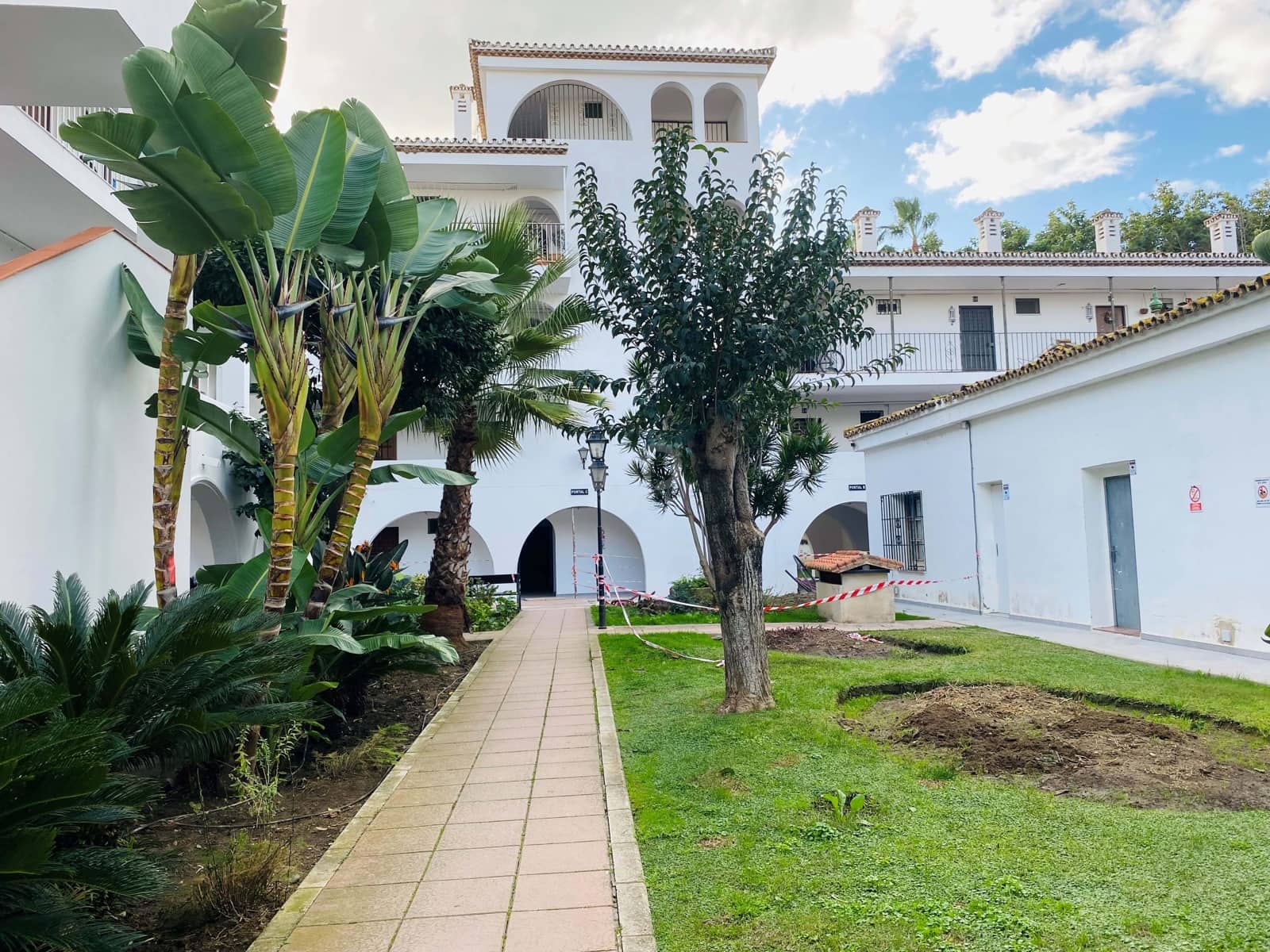 1 makuuhuone Huoneisto myytävänä paikassa Estepona mukana uima-altaan - 209 000 € (Ref: 9989007)
