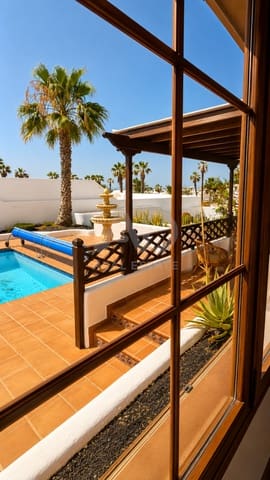 5 Zimmer Villa zu verkaufen in Arrecife mit Pool Garage - 1.100.000 € (Ref: 9989012)