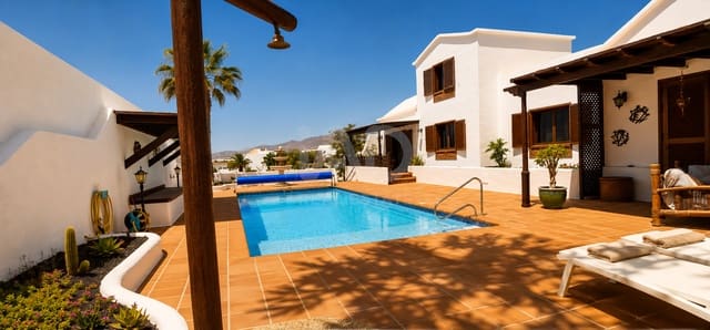 5 Zimmer Villa zu verkaufen in Arrecife mit Pool Garage - 1.100.000 € (Ref: 9989012)