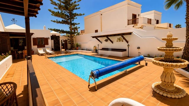 5 Zimmer Villa zu verkaufen in Arrecife mit Pool Garage - 1.100.000 € (Ref: 9989012)