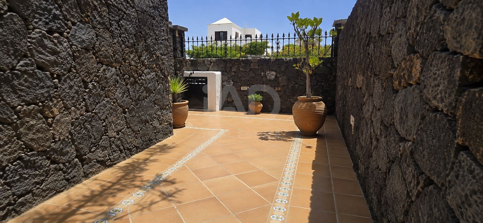 5 Zimmer Villa zu verkaufen in Arrecife mit Pool Garage - 1.100.000 € (Ref: 9989012)