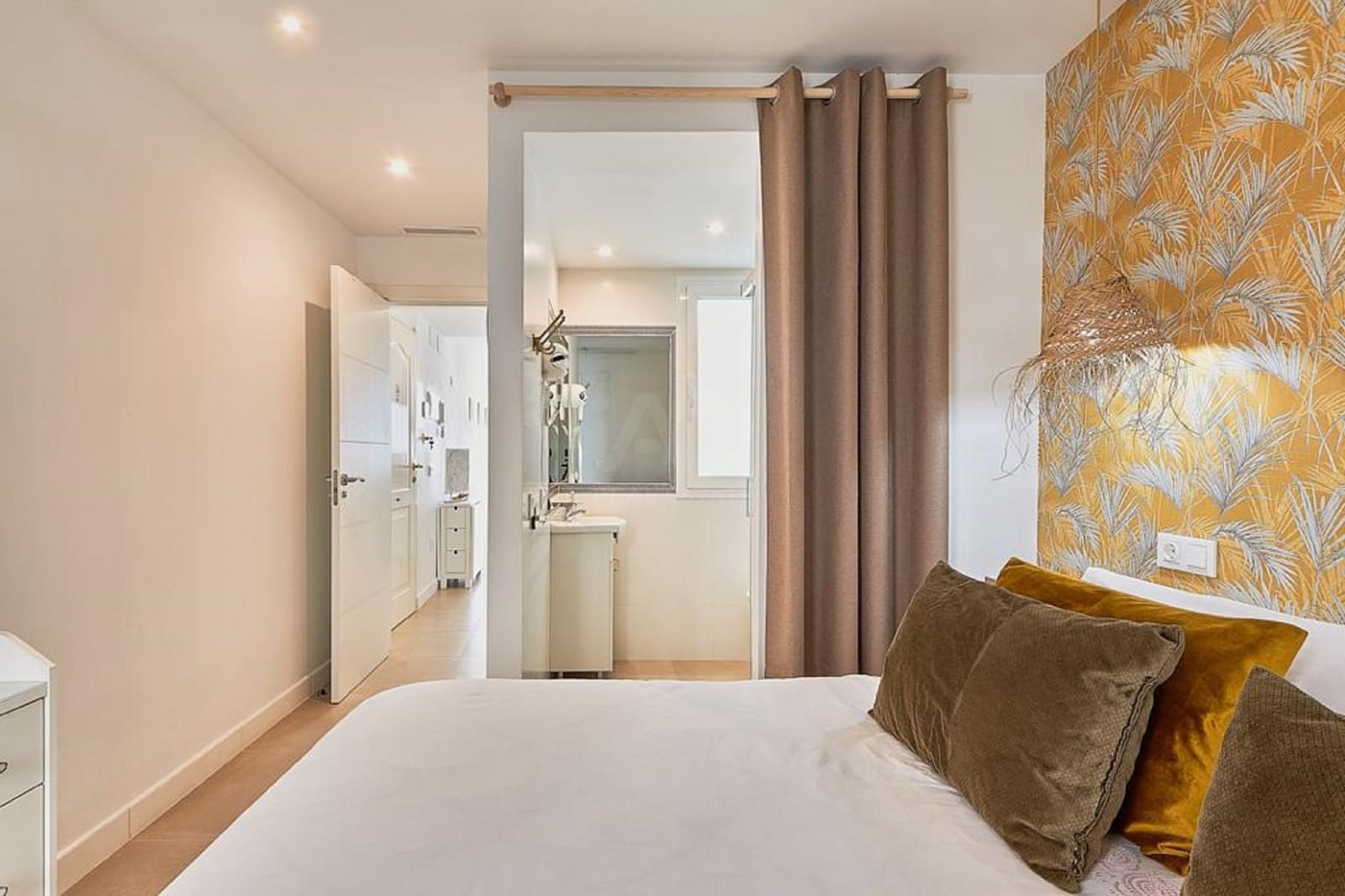 Kommersiell til salgs i Malaga by - € 2 920 000 (Ref: 9989015)