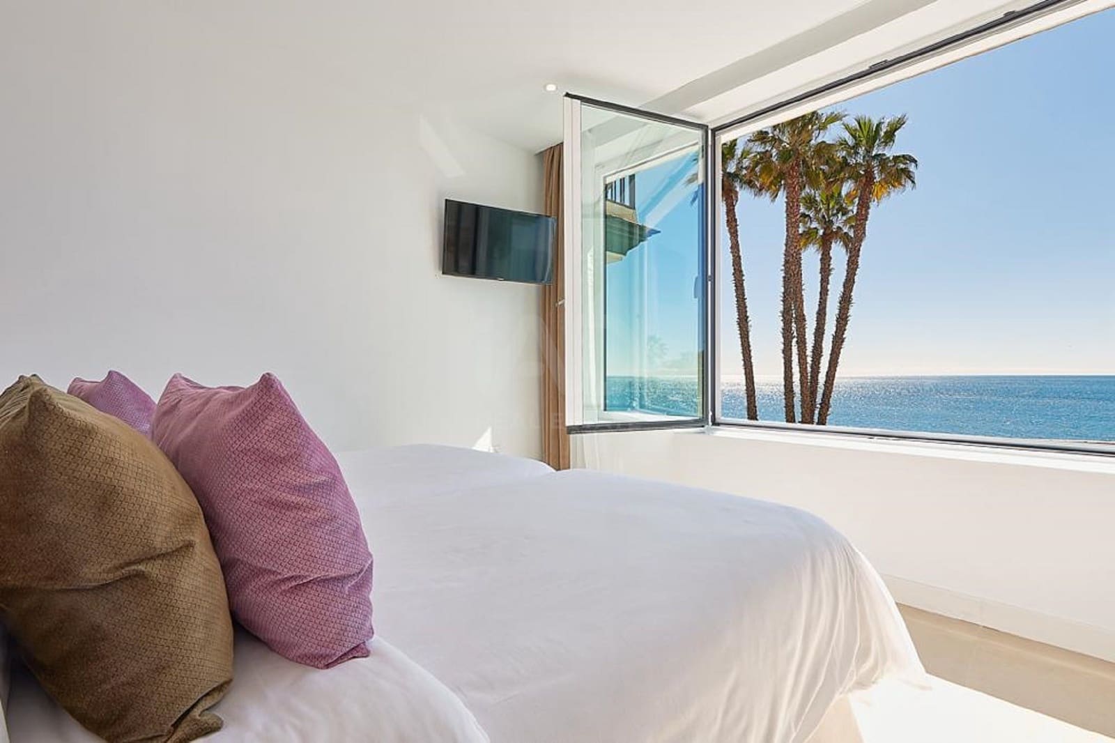 Kommersiell til salgs i Malaga by - € 2 920 000 (Ref: 9989015)
