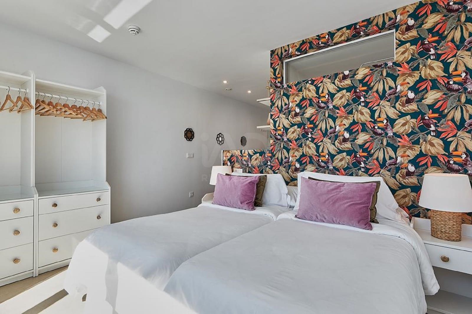 Kommersiell til salgs i Malaga by - € 2 920 000 (Ref: 9989015)