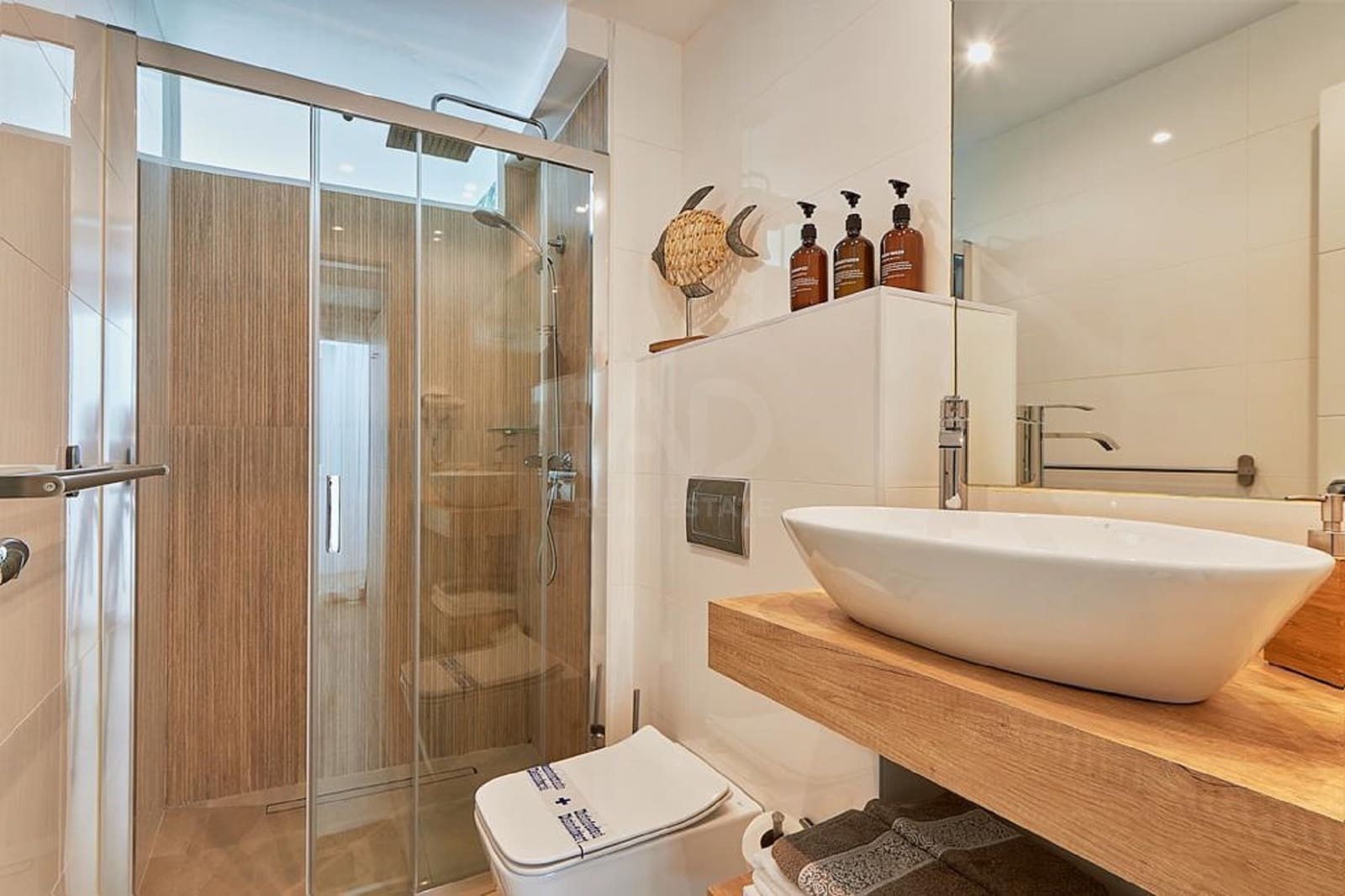 Kommersiell til salgs i Malaga by - € 2 920 000 (Ref: 9989015)