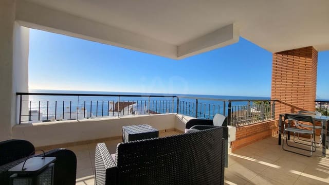 Apartamento de 3 habitaciones en El Peñoncillo, Torrox en venta con piscina garaje - 395.000 € (Ref: 9989021)