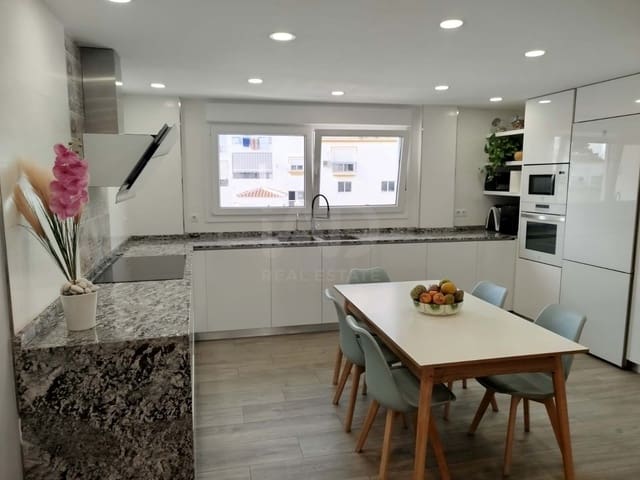 4 Zimmer Villa zu verkaufen in Cómpeta - 445.000 € (Ref: 9989025)