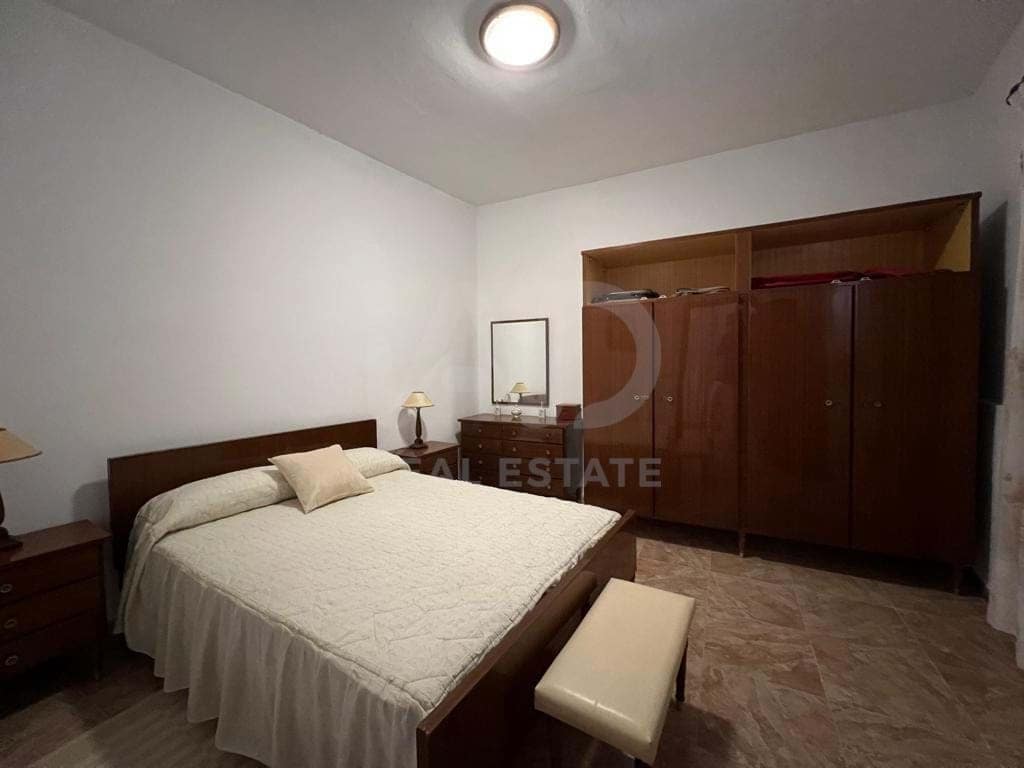 5 quarto Casa em Banda para venda em Granadilla de Abona com garagem - 360 000 € (Ref: 9989027)